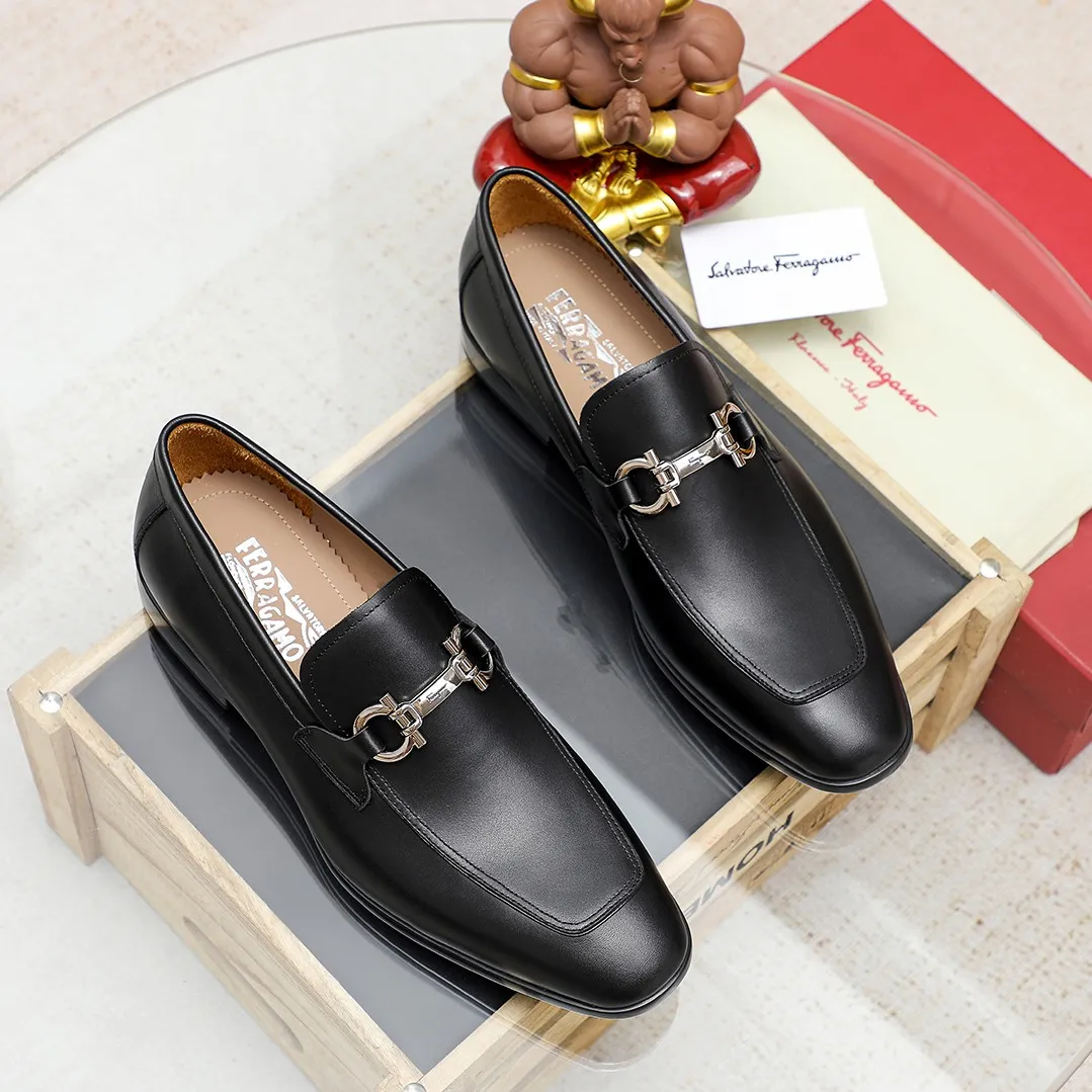 Men's shoes 💰600 🕷🕷🐂【Ferragamo】 Popular fashion casual shoes🇨🇳Official website counter 1:1 production, original mold opening💯Good quality can be seen, imported high-end first-layer pebbled calfskin, water-dyed🐂leather lining🌿very clear texture, high-quality waterproof, non-slip and wear-resistant outsole🎋high quality and low price, truly handmade🍓, 5 colors available! Code number 38-44 (45. To be customized)